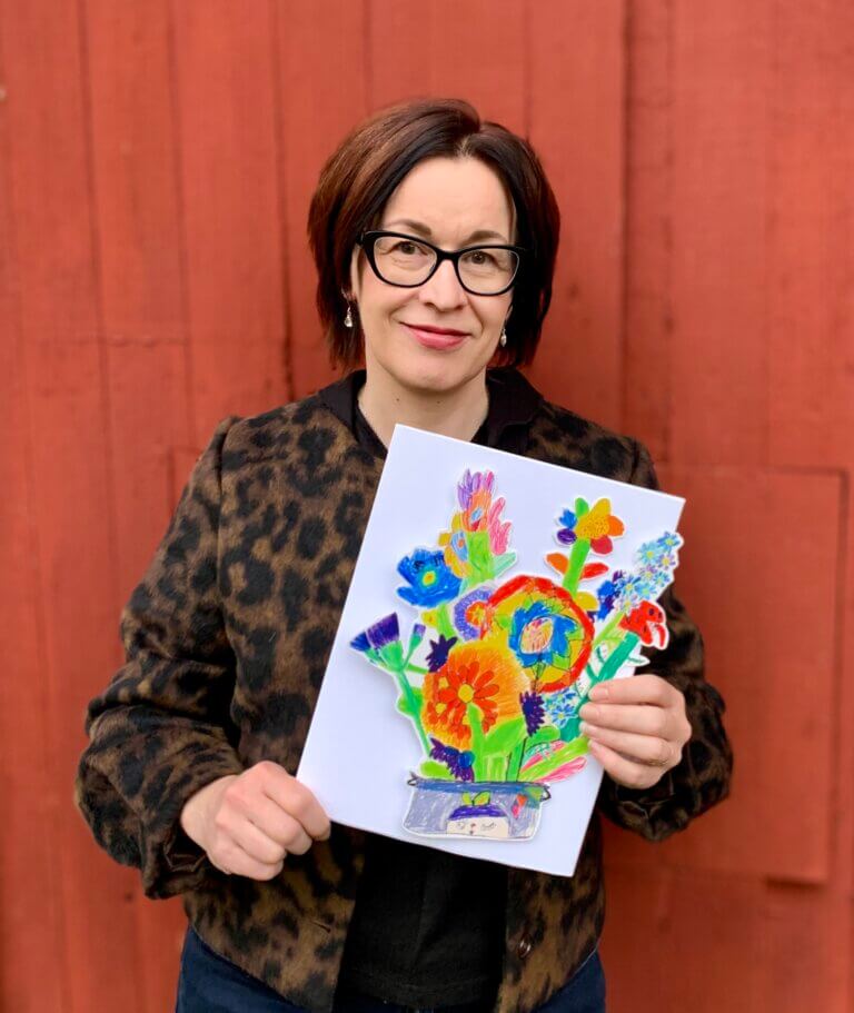 Kuvataidekoulujen liiton vuoden 2025 erityiskunniamaininnan saaja Johanna KIvioja.